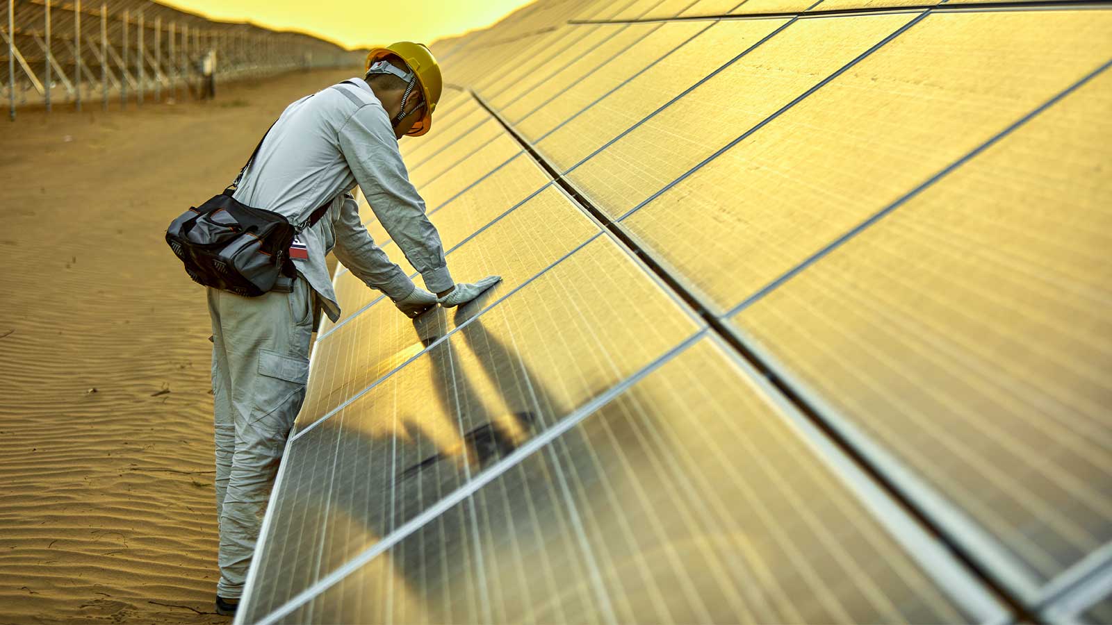Regelmäßige Wartung der Solarpanels durch fachkundiges Personal